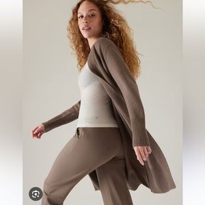 Athleta Alpine Spirit Wrap Pyrite